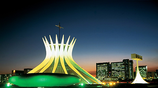 Brasilia-1-catedral-metropolitana-brasilia