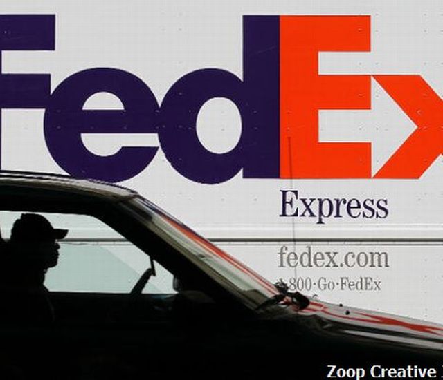 Será que dá pra ver a imagem escondida no logo da FedEx